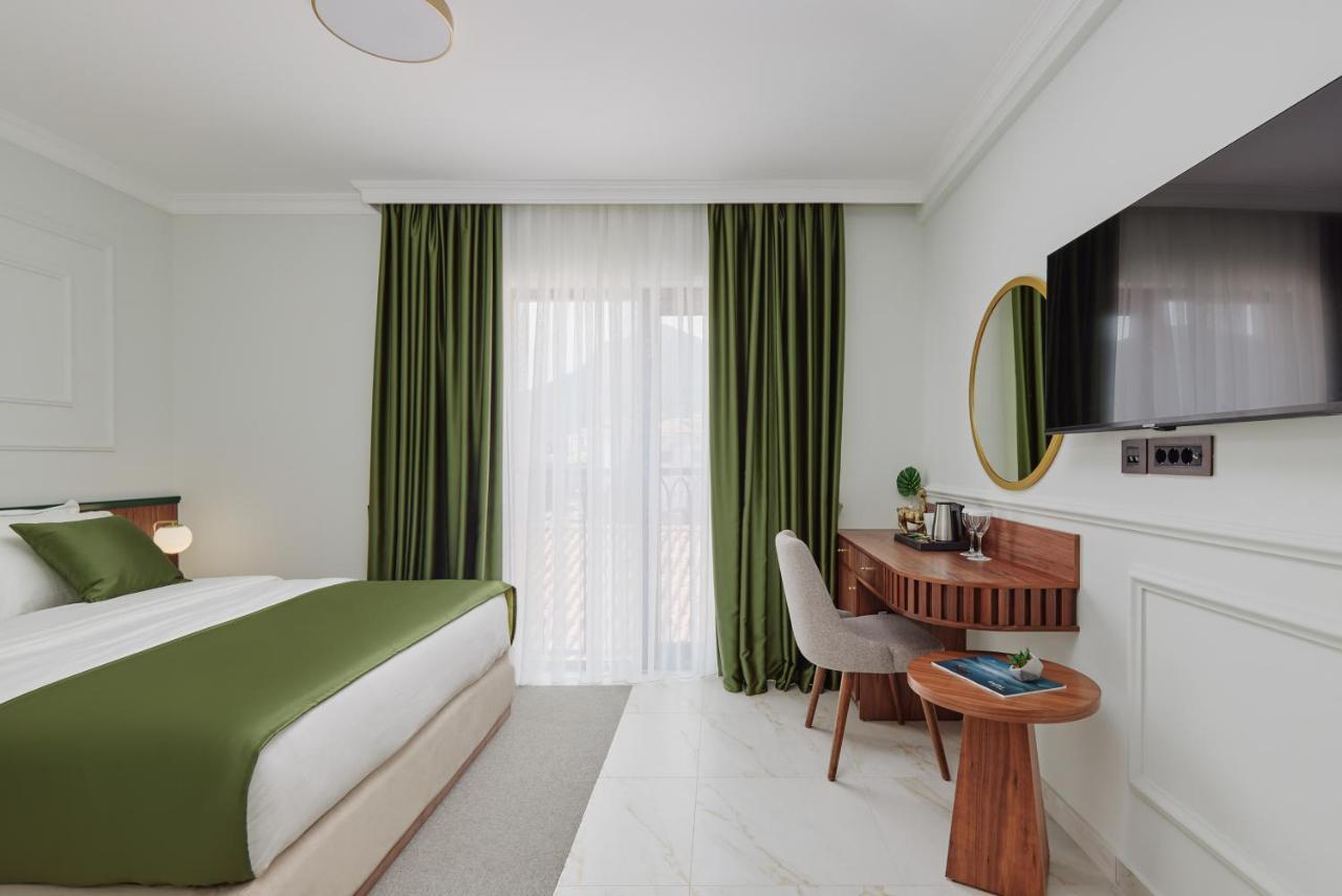 Hotel Diplomat By Aycon Будва Екстер'єр фото