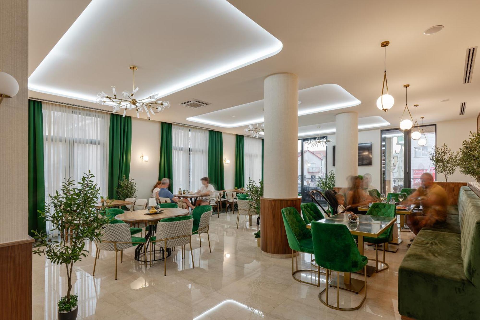 Hotel Diplomat By Aycon Будва Екстер'єр фото