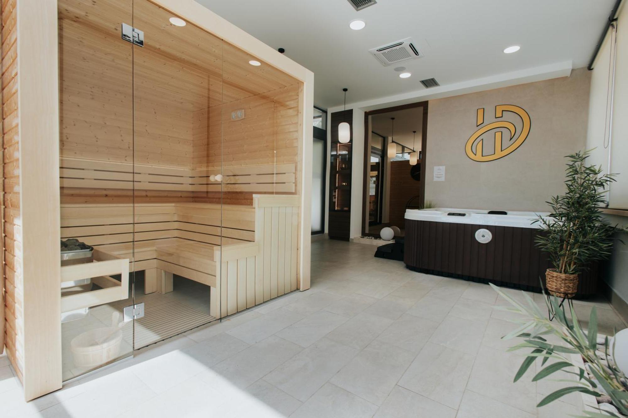Hotel Diplomat By Aycon Будва Екстер'єр фото