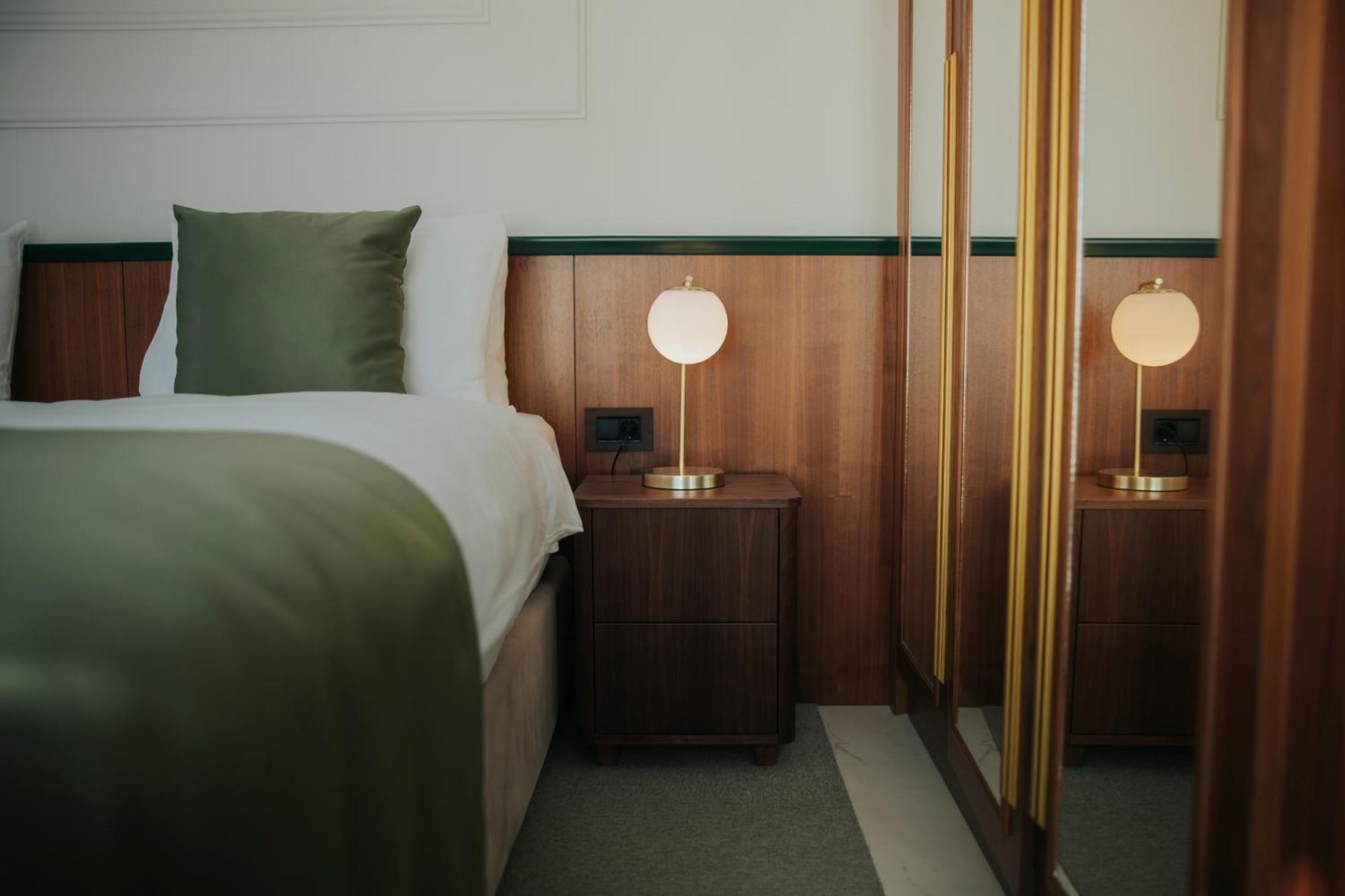 Hotel Diplomat By Aycon Будва Екстер'єр фото